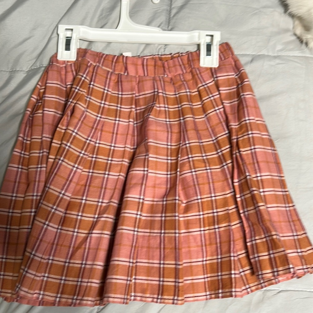 Kensie Girl - Pleaded Plais Rose skirt - Size 10